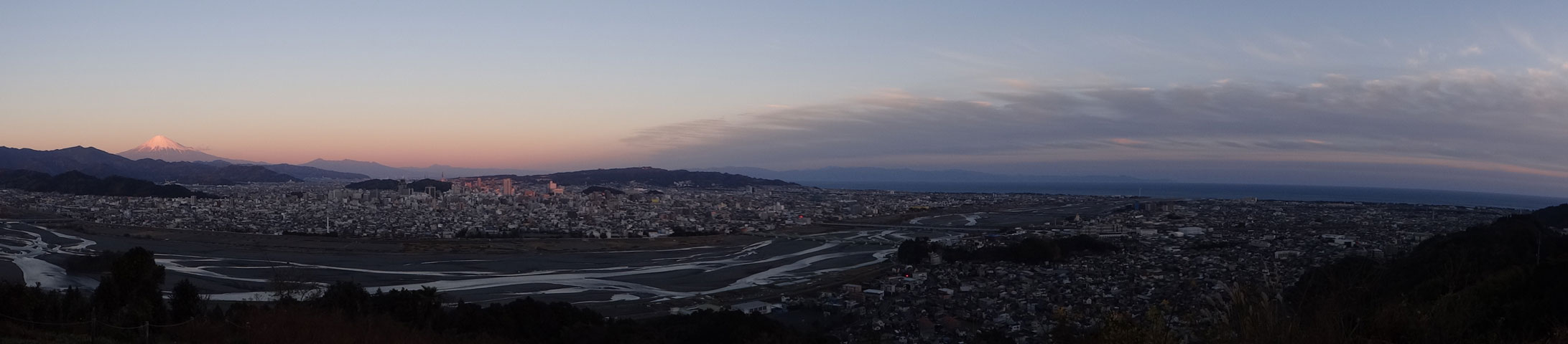 2013年元旦の富士山34｜ホッキョクグマと三角コーン