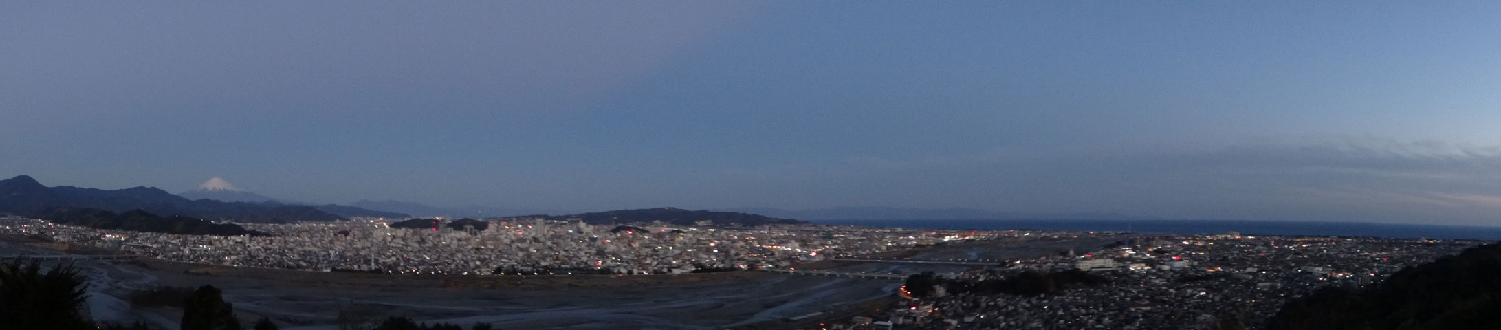 2013年元旦の富士山37｜ホッキョクグマと三角コーン
