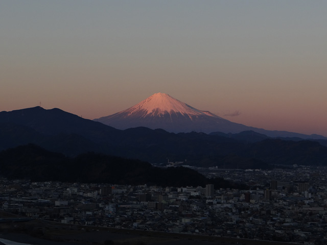2013年元旦の富士山14｜ホッキョクグマと三角コーン