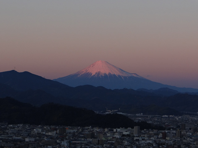 2013年元旦の富士山15｜ホッキョクグマと三角コーン