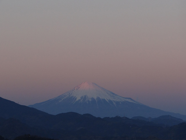 2013年元旦の富士山16-2｜ホッキョクグマと三角コーン