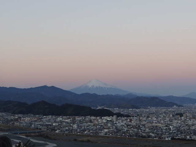 2013年元旦の富士山16-3｜ホッキョクグマと三角コーン